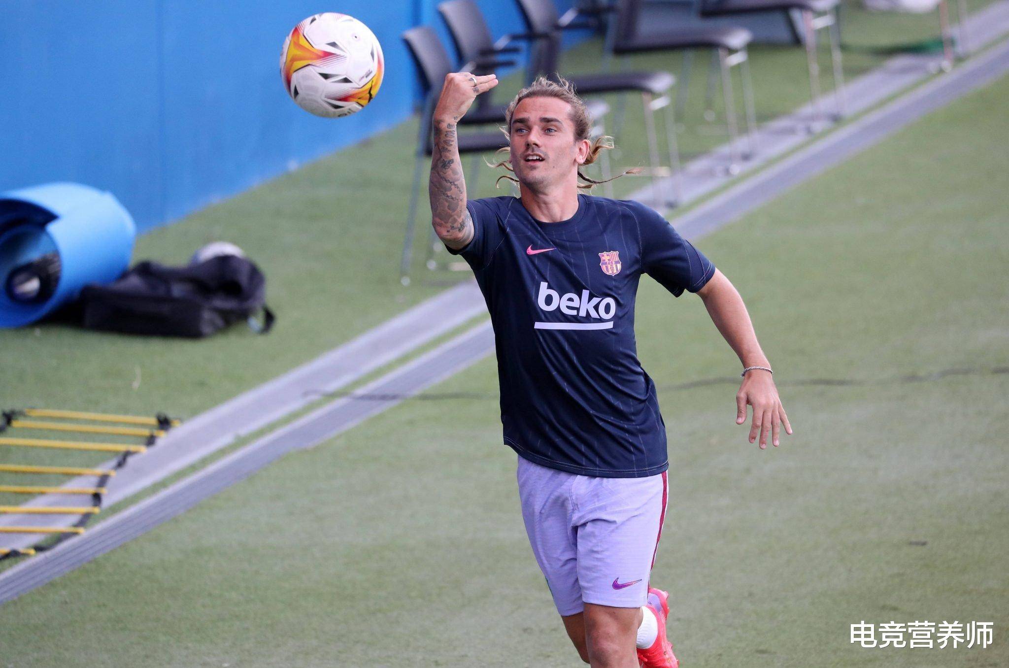 爱游戏官方入口-电竞国家队技术犯规送分，曼联主帅怒摔战术板！