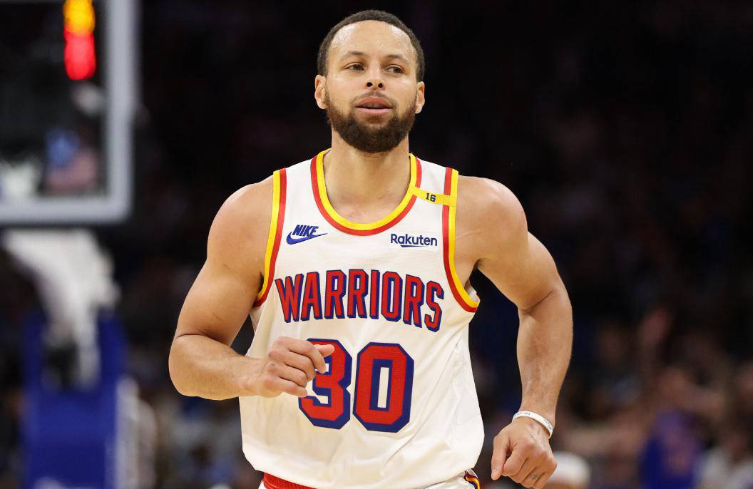 爱游戏官方入口-关于穆古鲁扎重返赛场，重返赛场首场状态出色，雄鹿观众沸腾！的信息